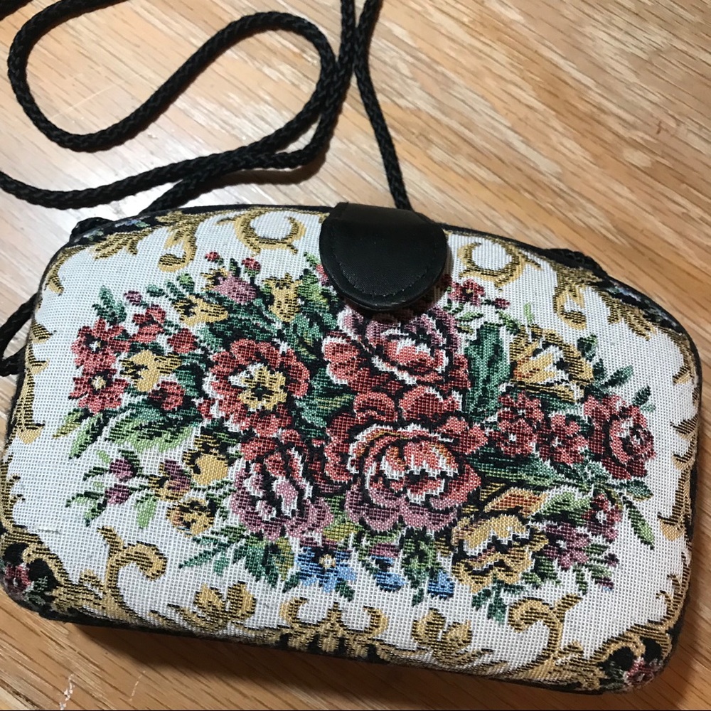 Vintage Floral Embroidery Hard Sided Small Purse - Picture 2 of 7